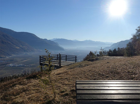 Piattaforma panoramica al percorso avventura - natura "Vorbichl" Tesimo 3 suedtirol.info