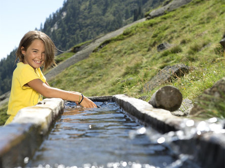 Respect the mountains - Fountain "Kaserstuan Brünndl"- drinking water refill point Partschins/Parcines 4 suedtirol.info