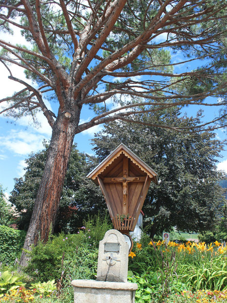 Fountain Weißes Kreuz Meran Schenna/Scena 1 suedtirol.info