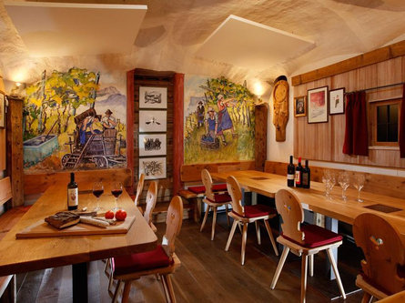 Il maso Rochelehof e i segreti della sua cantina Marlengo 4 suedtirol.info