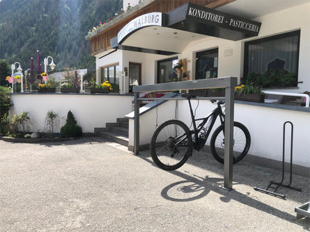 E-bike charging station Café Sankt Walburg Rasen-Antholz/Rasun Anterselva 1 suedtirol.info