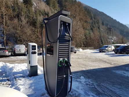 E-car charge station Luttach/Lutago Ahrntal/Valle Aurina 2 suedtirol.info