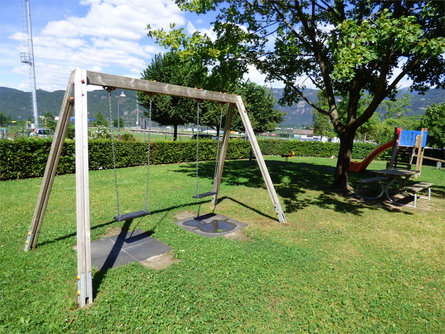 Children's playground next to the Pool Termeno - Tramin Tramin an der Weinstraße/Termeno sulla Strada del Vino 3 suedtirol.info