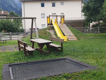 Children's playground Via della Fontana / Brunnentalweg Lasa /Laas Laas/Lasa 1 suedtirol.info