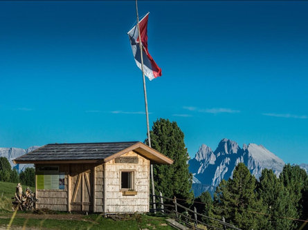 Latschenöl-Schaubrennerei auf der Villanderer Alm Sarntal 1 suedtirol.info