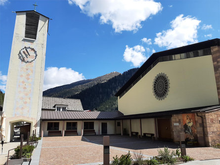 Nuova chiesa parrocchiale Santa Maria della Strada Brennero 1 suedtirol.info