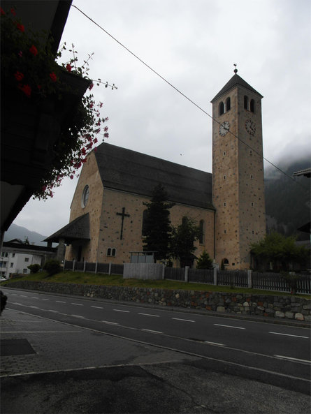 Chiesa parrocchiale di San Sebastiano a Resia Curon Venosta 2 suedtirol.info