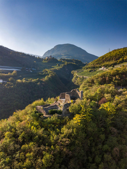 Rudere del Castello Casatsch Pfeffersburg a Prissiano Tesimo 1 suedtirol.info