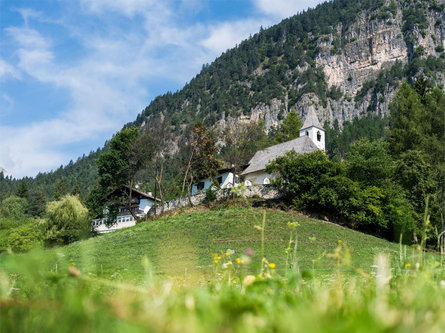 St. Nikolaus' Church in Gfrill/Caprile Salorno/Salurn 1 suedtirol.info