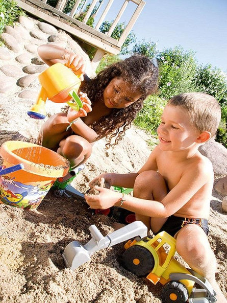 Piscina di sport e divertimento a Termeno Termeno sulla Strada del Vino 4 suedtirol.info