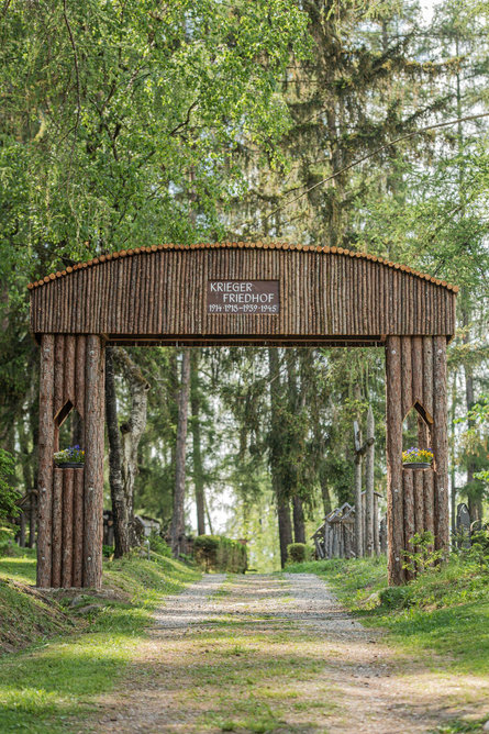 Forest Cemetery Bruneck/Brunico 2 suedtirol.info