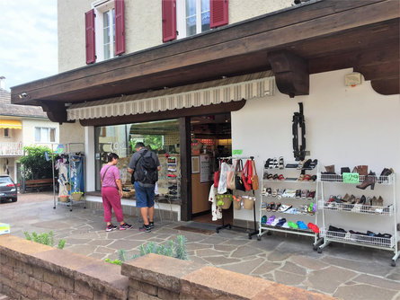 Schuhe Meraner Pisoni Eppan an der Weinstaße/Appiano sulla Strada del Vino 1 suedtirol.info