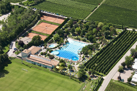 Campo da Tennis Termeno Termeno sulla Strada del Vino 2 suedtirol.info